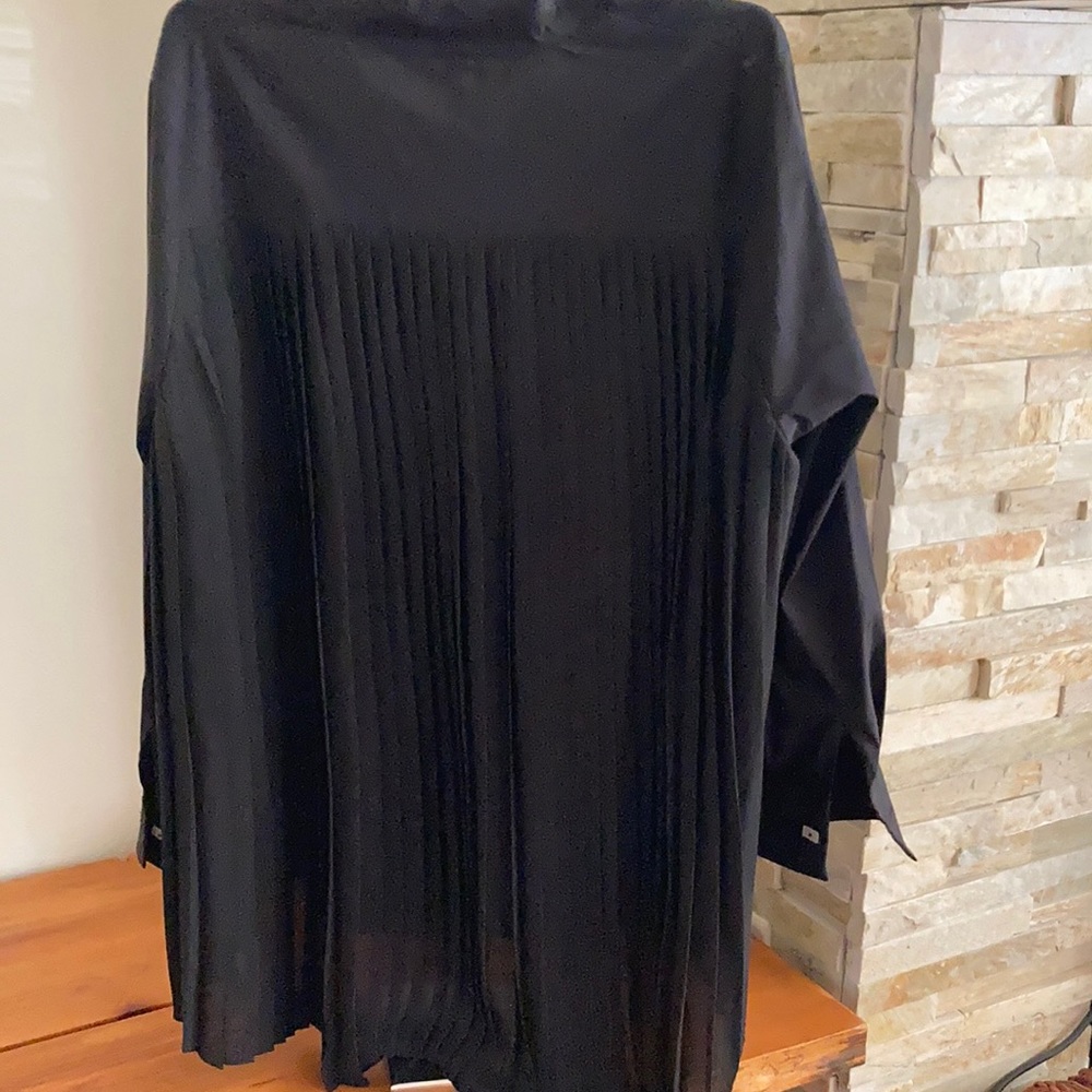 Fabulous pleated back long sleeve women’s top
